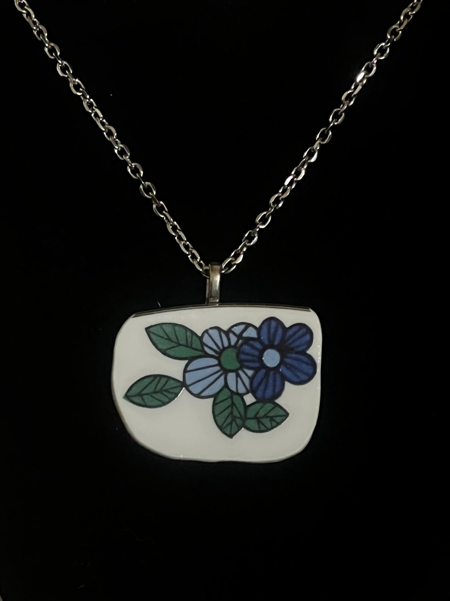 Handmade Broken China Blue Daisy China Pendant with Chain