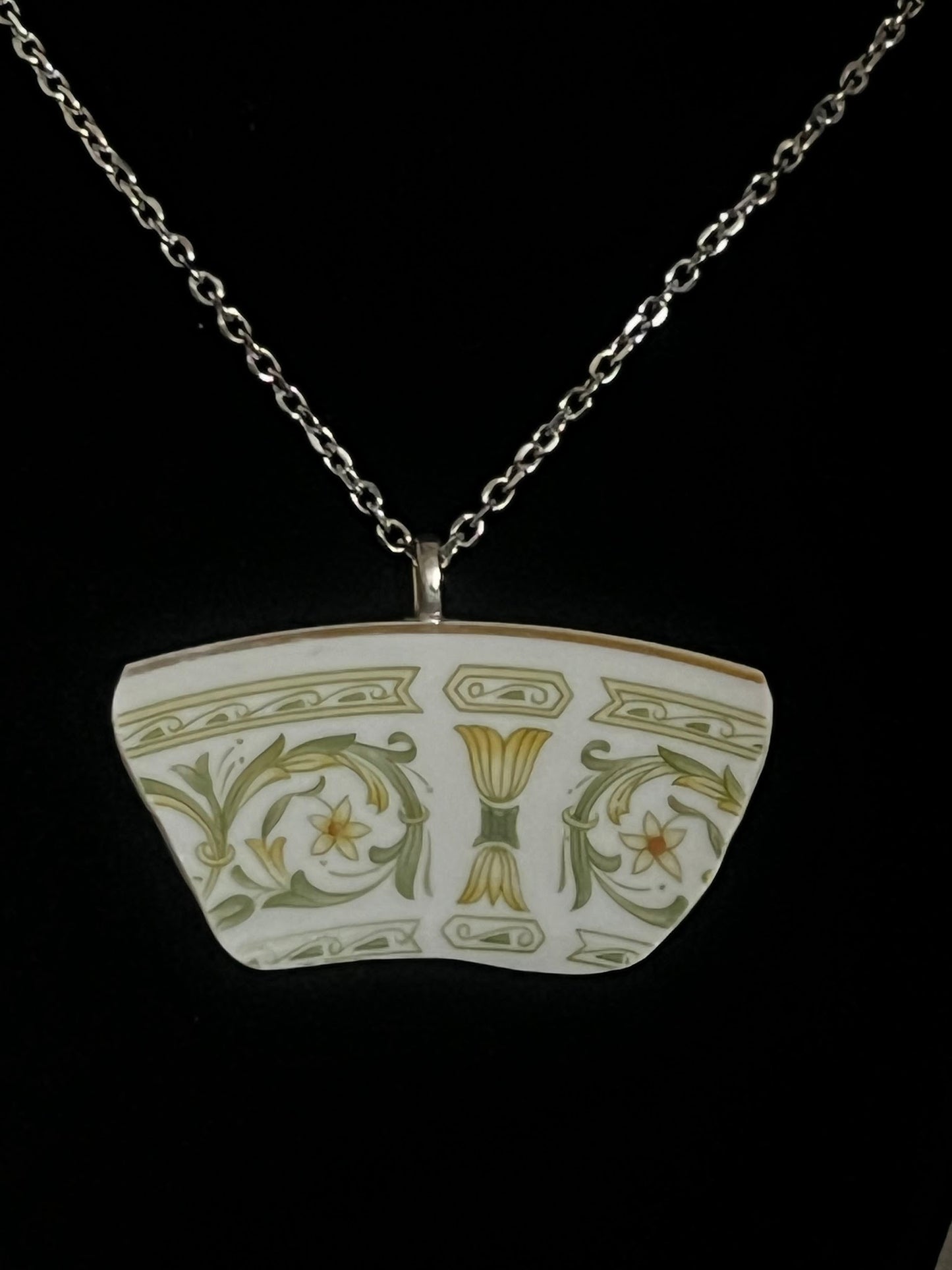 Handmade Broken China Green Floral China Pendant with Chain