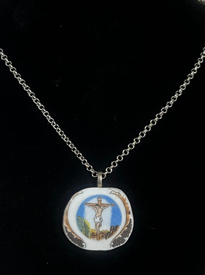 Handmade Broken China Crucifix China Pendant with Chain