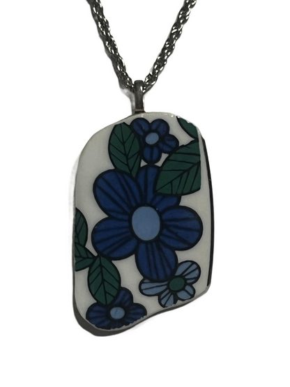 Handmade Broken China Blue Daisy Glass Pendant with Chain