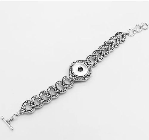 Elegant Metal Toggle Closure Stacked Hearts Single Snap 20mm Snap Bracelet