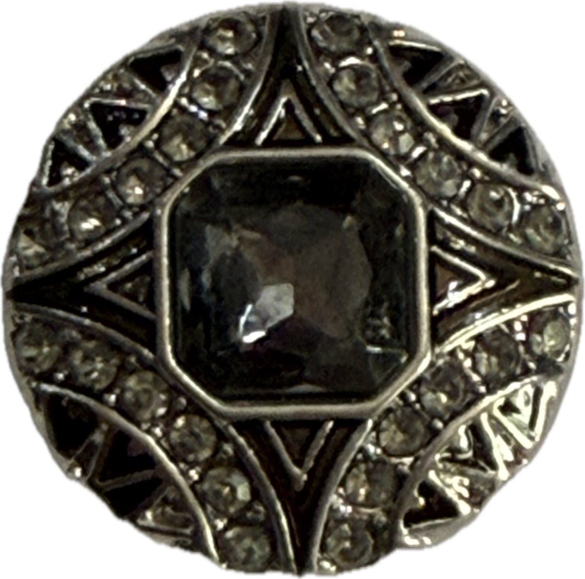 Simple Elegance Jewelry 20mm round metal snap charm featuring a square rhinestone center and intricate silver details.